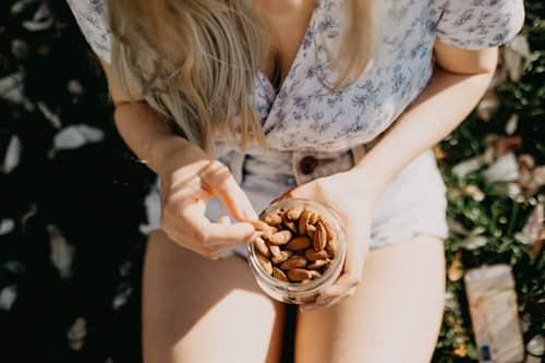 Do Almonds Cause Acne? (Everything You Need to Know)