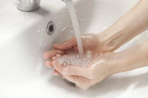 Can Hard Water Cause Acne? (Fix It Fast With Exposed)