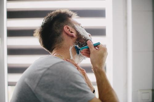 Shaving With Acne? (Prevent Breakouts Using Exposed)
