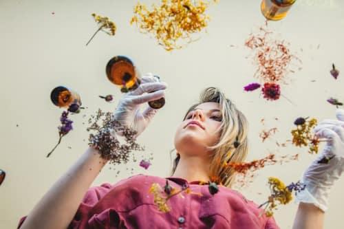 6 Best Herbs for Acne (Treating Acne at Home)